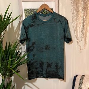 Lululemon Metal Vent tech  XS